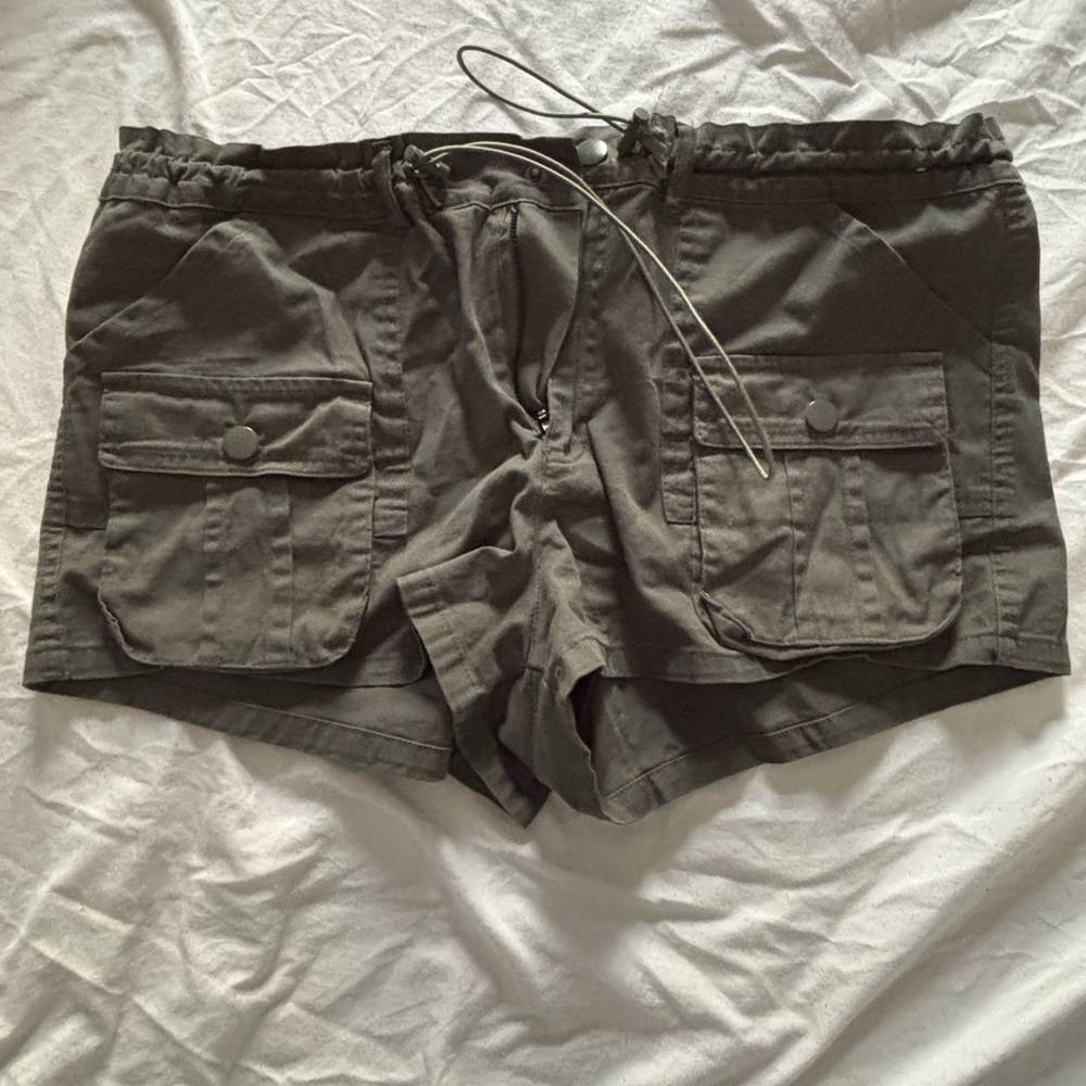 Aeropostale Green Cargo Shorts Relaxed Fit